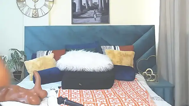 Snapshot of BubbleAngel chatting on 10-05-25, 02:48 BubbleAngel online show from 10-05-25, 02:48