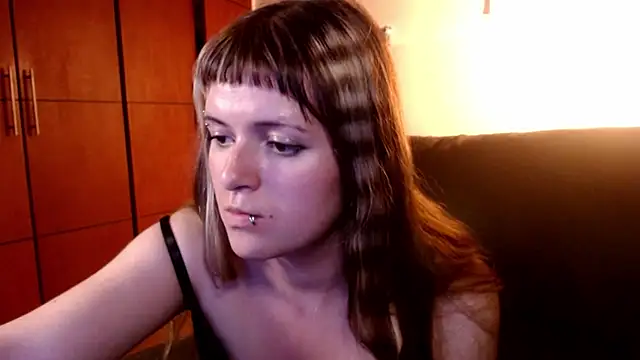 NEXT DOOR GIRL  online show from 10-21-25, 10:54