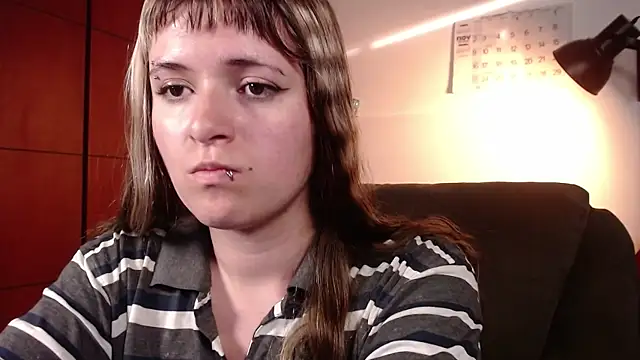 NEXT DOOR GIRL  online show from 11-04-25, 09:58