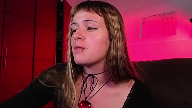 NEXT DOOR GIRL  online show from 12-02-25, 10:16