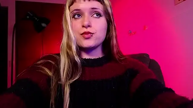 NEXT DOOR GIRL  online show from 03-26-26, 11:10