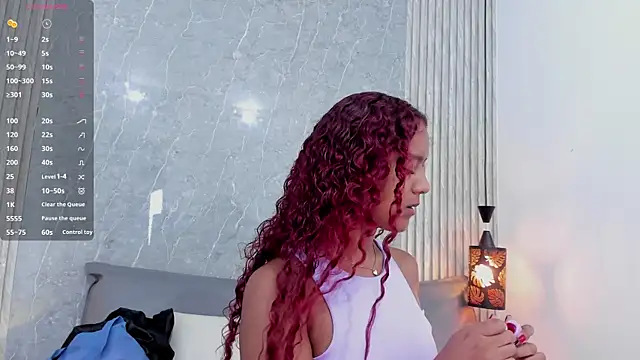 Snapshot of Sophiee_Velvet chatting on 01-30-25, 11:33 Sophiee Velvet online show from 01-30-25, 11:33