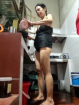 Tinease online show from 10-12-25, 12:59