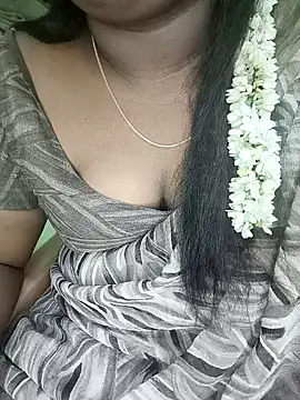 Snapshot of tamil_subha69 chatting on 12-02-24, 05:48 tamil subha69 online show from 12-02-24, 05:48