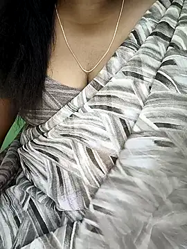 Snapshot of tamil_subha69 chatting on 12-27-24, 12:45 tamil subha69 online show from 12-27-24, 12:45