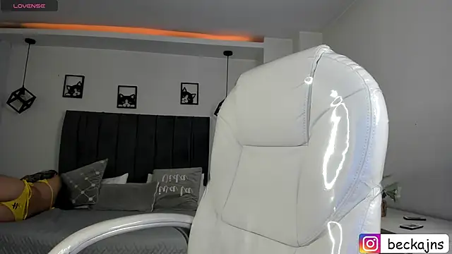 Snapshot of Beck_jones chatting on 02-10-25, 02:48 Beck jones online show from 02-10-25, 02:48