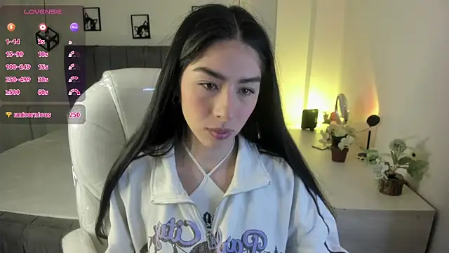 Snapshot of Beck_jones chatting on 10-02-25, 02:24 Beck jones online show from 10-02-25, 02:24