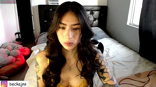 Snapshot of Beck_jones chatting on 05-20-26, 12:22 Beck jones online show from 05-20-26, 12:22