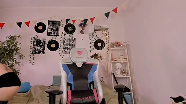 Viv Player online show from 01-30-25, 04:27