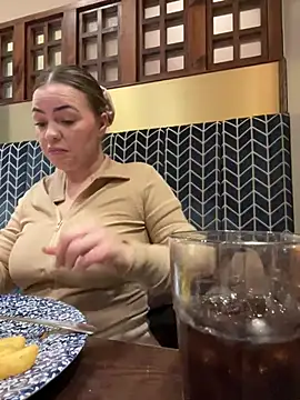 Snapshot of chelsiekink3 chatting on 01-07-25, 01:03 chelsiekink3 online show from 01-07-25, 01:03