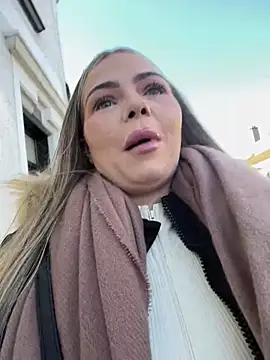 Snapshot of chelsiekink3 chatting on 01-10-25, 11:22 chelsiekink3 online show from 01-10-25, 11:22