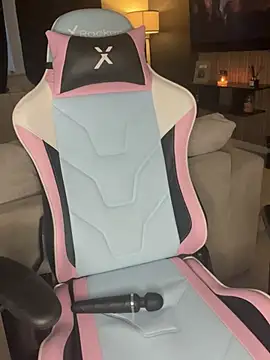 Snapshot of chelsiekink3 chatting on 01-20-25, 04:23 chelsiekink3 online show from 01-20-25, 04:23