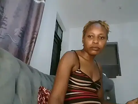 Snapshot of Candykitten chatting on 03-15-25, 03:40 Candykitten online show from 03-15-25, 03:40