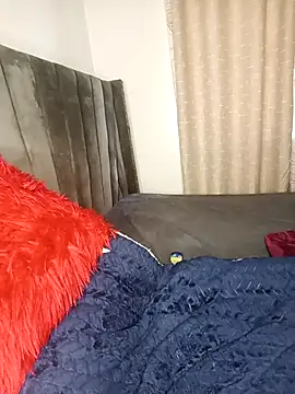 Snapshot of Golden_diver chatting on 11-24-25, 08:14 Golden diver online show from 11-24-25, 08:14