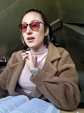 Snapshot of Afrania chatting on 10-28-25, 04:42 Afrania online show from 10-28-25, 04:42