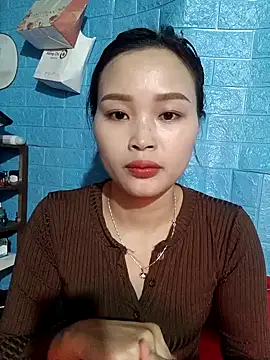 Snapshot of vatb chatting on 12-17-24, 01:07 vatb online show from 12-17-24, 01:07