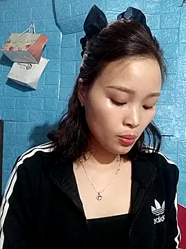 Snapshot of vatb chatting on 12-17-24, 08:12 vatb online show from 12-17-24, 08:12