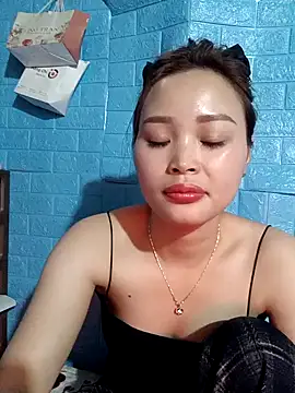 Snapshot of vatb chatting on 12-23-24, 08:11 vatb online show from 12-23-24, 08:11