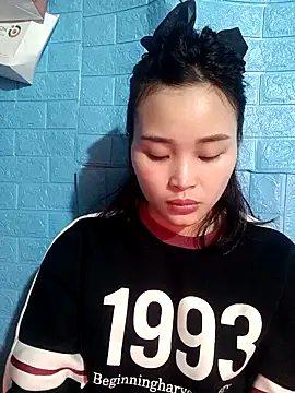 Snapshot of vatb chatting on 01-21-25, 04:43 vatb online show from 01-21-25, 04:43