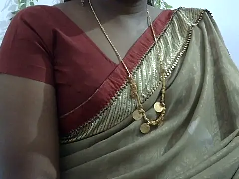 Snapshot of Hot_akshara chatting on 10-09-25, 03:43 Hot akshara online show from 10-09-25, 03:43