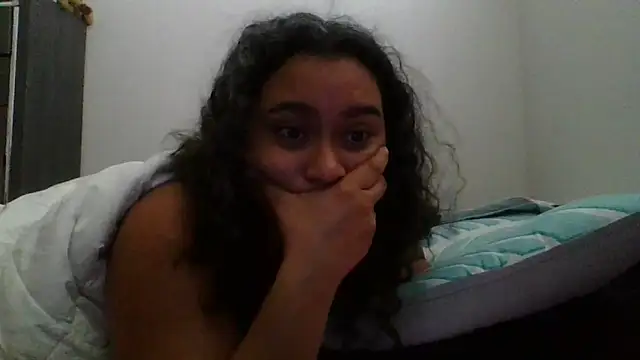 cinnaminnie online show from 11-15-25, 04:47