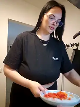 Snapshot of Jujuicy_97 chatting on 10-27-25, 04:22 Jujuicy 97 online show from 10-27-25, 04:22