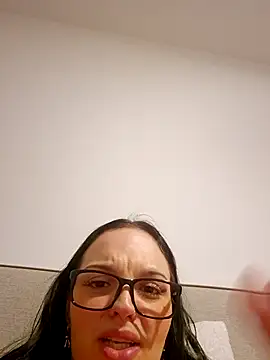 Snapshot of Jujuicy_97 chatting on 11-21-25, 06:45 Jujuicy 97 online show from 11-21-25, 06:45