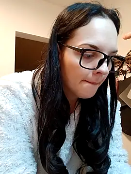 Snapshot of Jujuicy_97 chatting on 12-19-25, 05:25 Jujuicy 97 online show from 12-19-25, 05:25