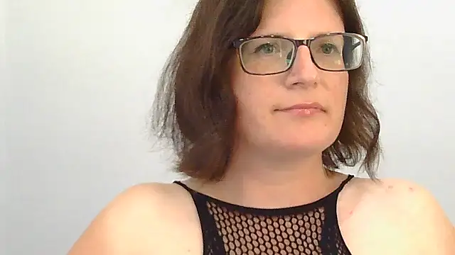 Snapshot of CrimsonMistress chatting on 03-09-25, 05:00 CrimsonMistress online show from 03-09-25, 05:00