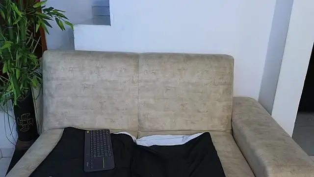 Lorenne Miller online show from 04-15-26, 04:52