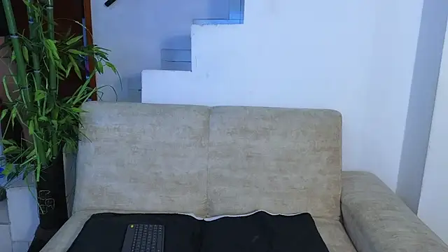 Lorenne Miller online show from 04-16-26, 02:34