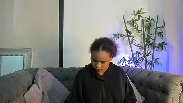 nataly velez online show from 12-02-25, 07:09