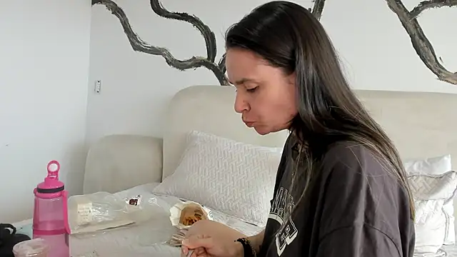 BridgetRodriguez online show from 01-26-25, 06:37