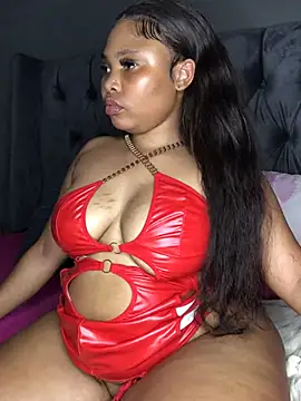 Snapshot of Anaelle24 chatting on 02-13-25, 11:17 Anaelle24 online show from 02-13-25, 11:17