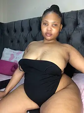 Snapshot of Anaelle24 chatting on 02-27-26, 06:57 Anaelle24 online show from 02-27-26, 06:57