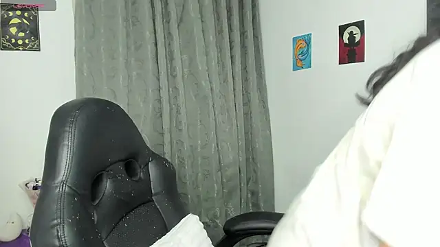 Snapshot of indra_cam chatting on 06-05-26, 06:52 indra cam online show from 06-05-26, 06:52