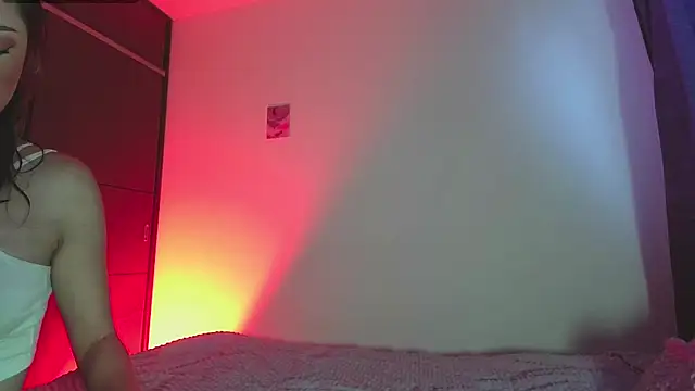 Snapshot of Imsophie_collins chatting on 12-17-24, 09:16 Imsophie collins online show from 12-17-24, 09:16