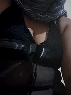 Snapshot of vadapavgirl chatting on 10-16-25, 07:26 vadapavgirl online show from 10-16-25, 07:26