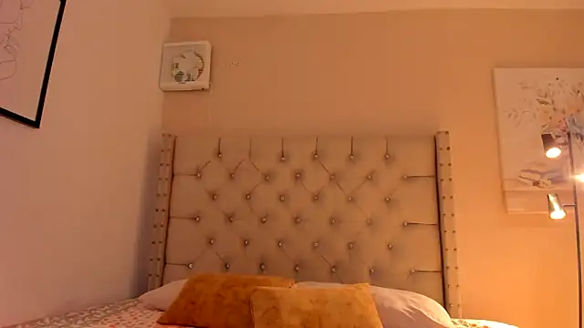 Snapshot of vanesasexyhot21 chatting on 03-03-26, 02:18 vanesasexyhot21 online show from 03-03-26, 02:18