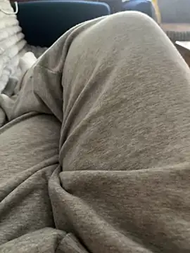 monikaas online show from 10-20-25, 08:04