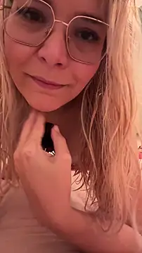 EmyLana online show from 12-14-25, 08:20