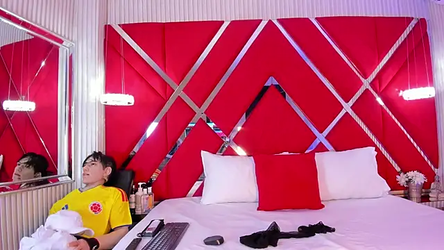 SusanCouper online show from 07-13-26, 01:47