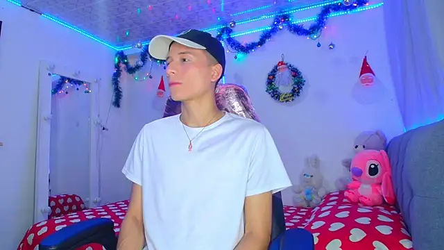 Snapshot of bryamer_19 chatting on 12-26-24, 12:57 bryamer 19 online show from 12-26-24, 12:57