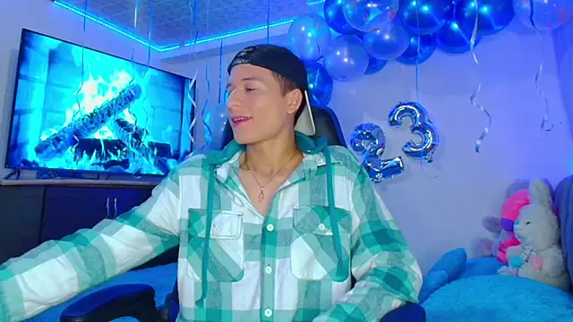 Snapshot of bryamer_19 chatting on 01-11-25, 01:16 bryamer 19 online show from 01-11-25, 01:16