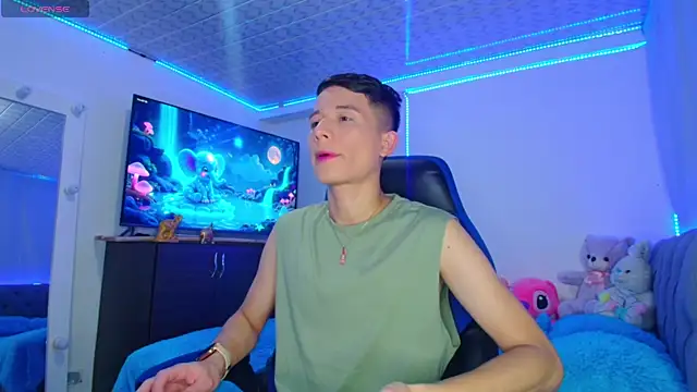 Snapshot of bryamer_19 chatting on 01-21-25, 02:00 bryamer 19 online show from 01-21-25, 02:00