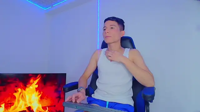 Snapshot of bryamer_19 chatting on 01-29-25, 02:40 bryamer 19 online show from 01-29-25, 02:40