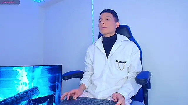 Snapshot of bryamer_19 chatting on 02-01-25, 03:30 bryamer 19 online show from 02-01-25, 03:30