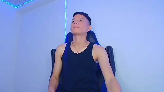 Snapshot of bryamer_19 chatting on 02-05-25, 04:48 bryamer 19 online show from 02-05-25, 04:48