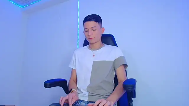 Snapshot of bryamer_19 chatting on 02-07-25, 02:40 bryamer 19 online show from 02-07-25, 02:40