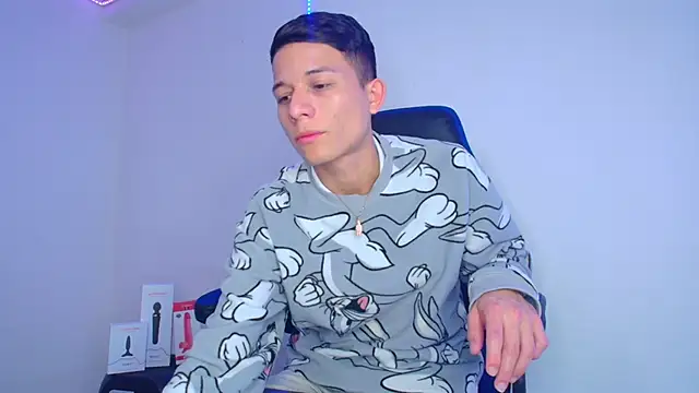 Snapshot of bryamer_19 chatting on 02-19-25, 02:01 bryamer 19 online show from 02-19-25, 02:01